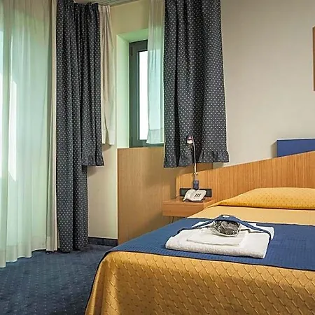 Mastai Otel 3*
