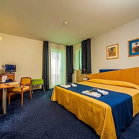 Mastai Otel 3*